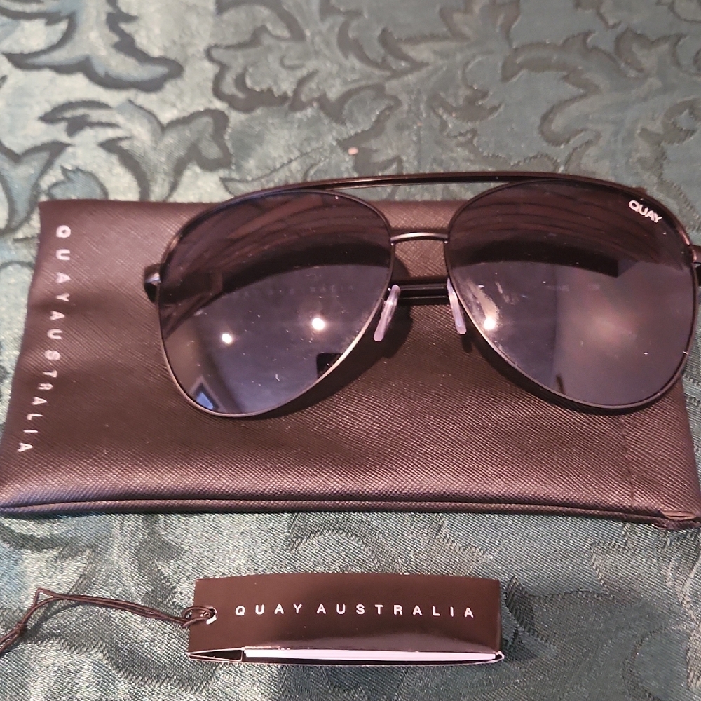 Quay Australia Dark Aviator Sunglasses